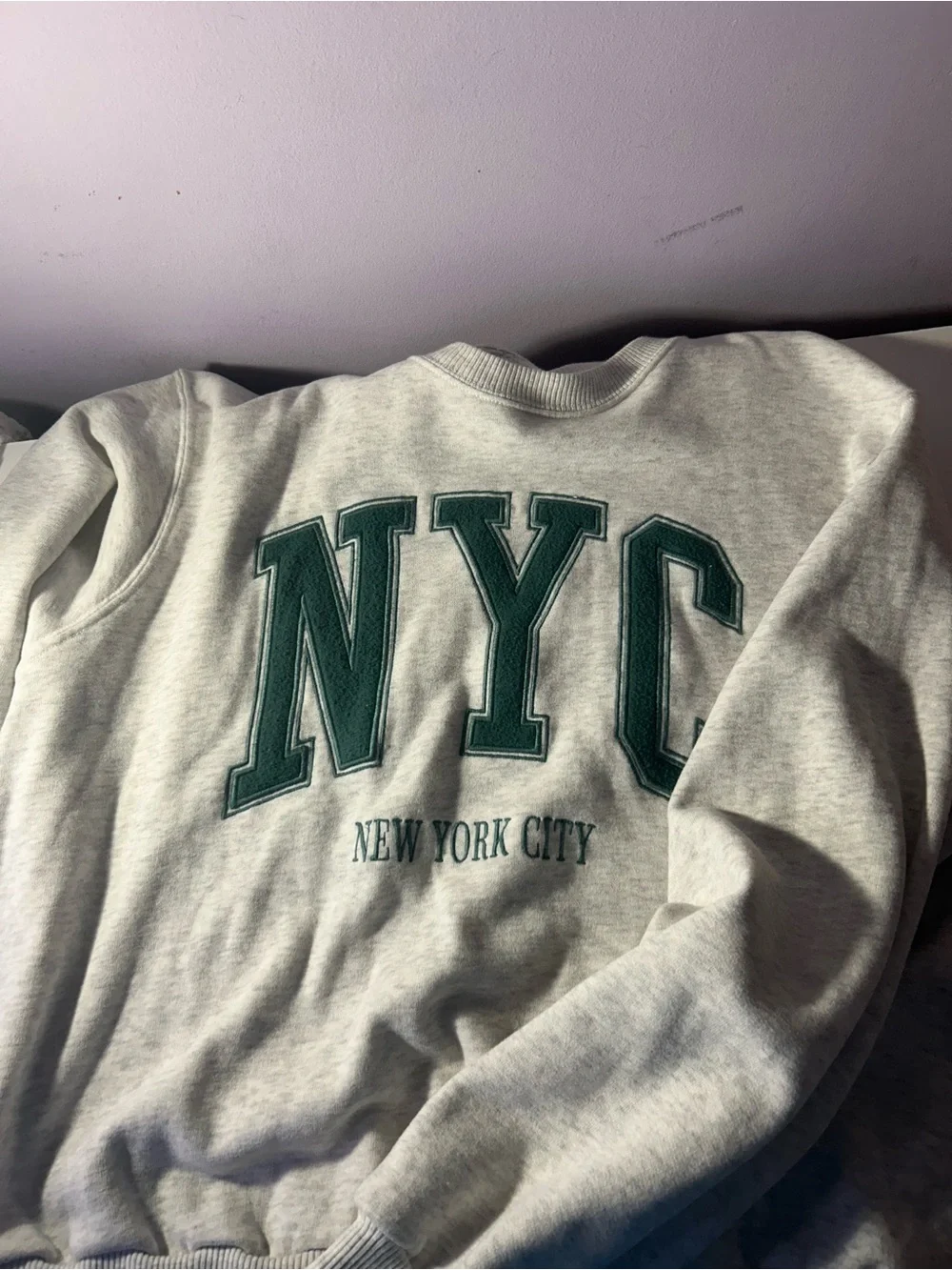 NYC Hollister COZY & FASHIONABLE Crew Neck - Picture 2 of 4